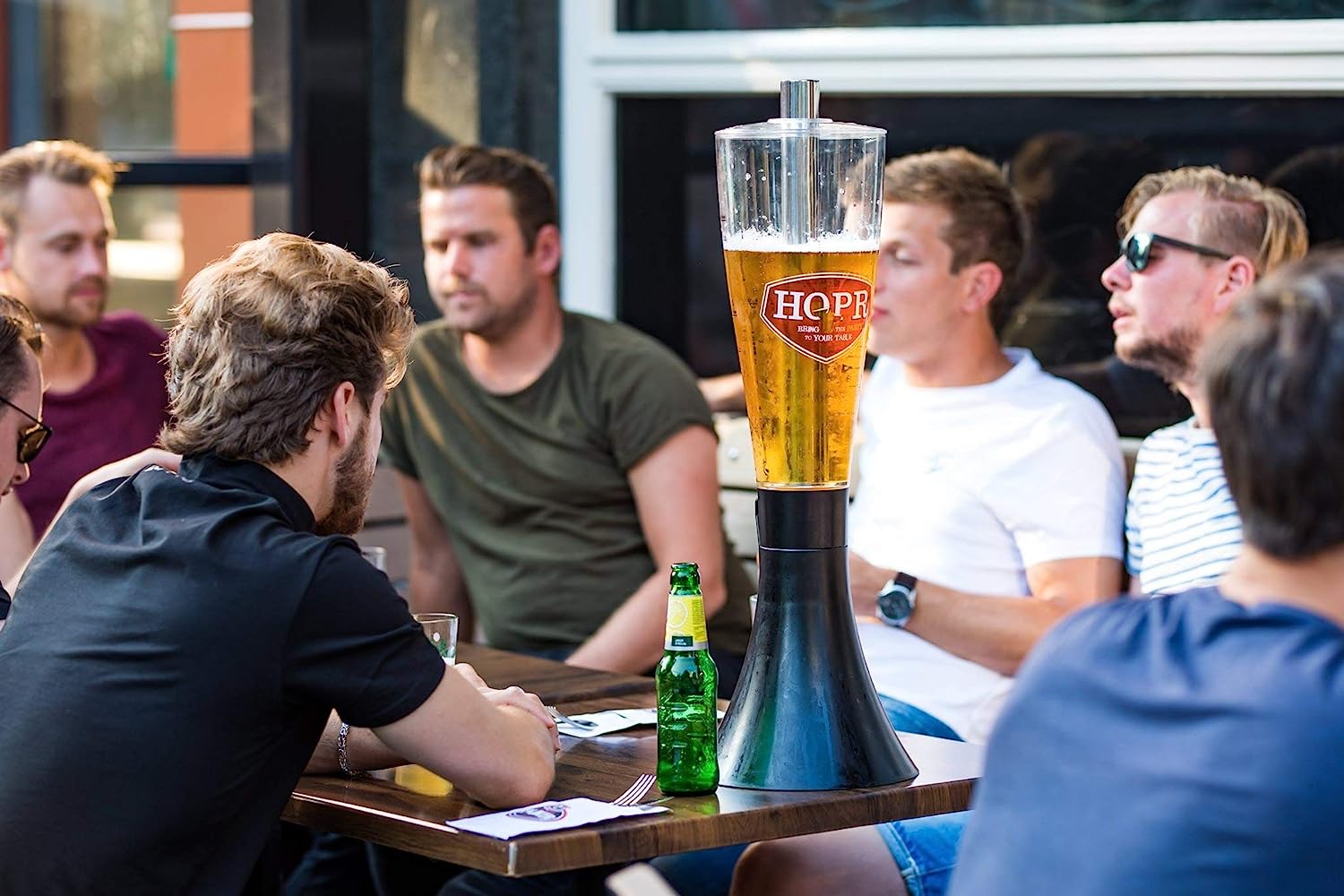 The Ultimate Guide to Digital Signage for Pubs and Bars